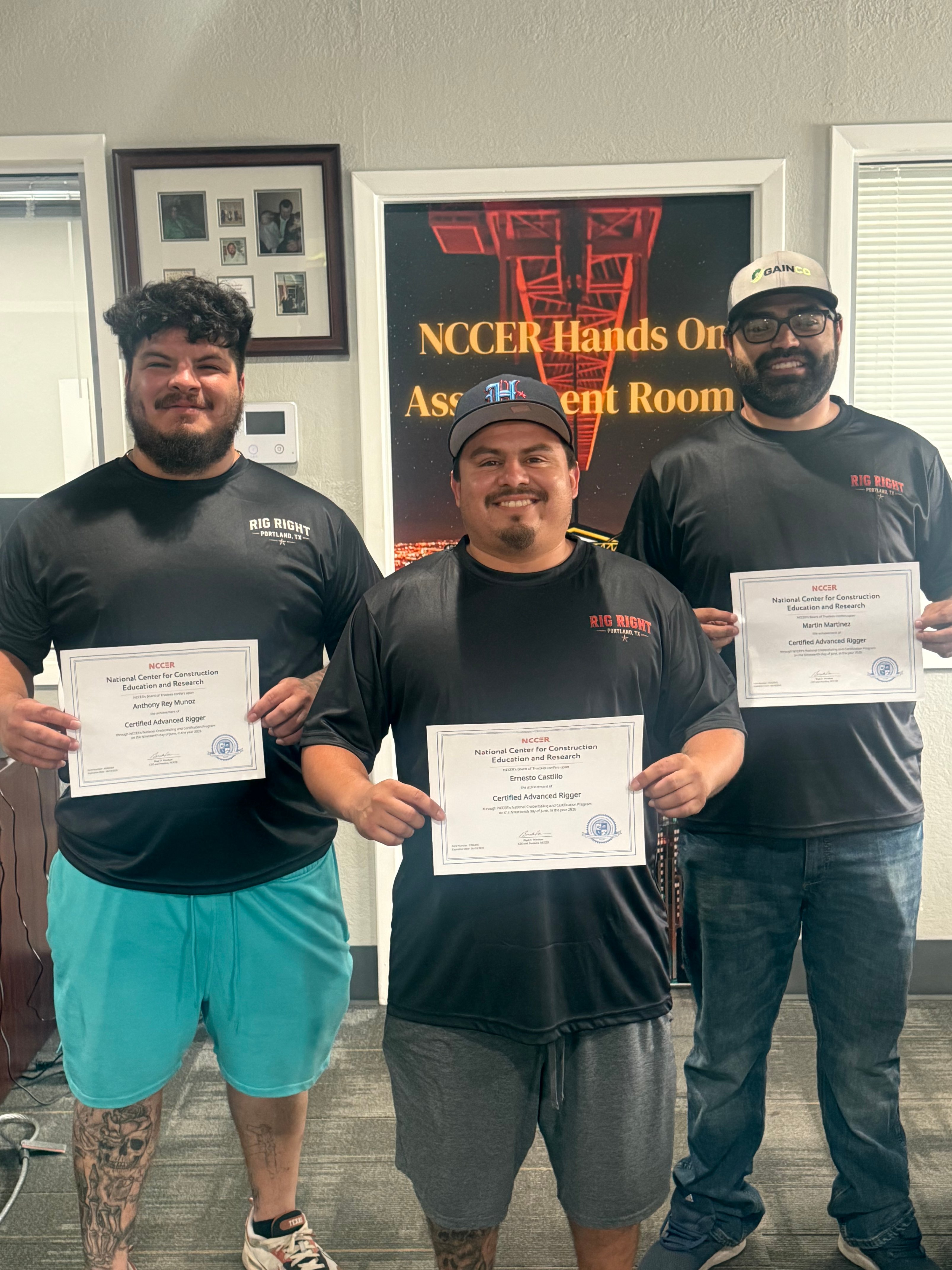Employees completing Advanced Rigger training at Rig Right Texas